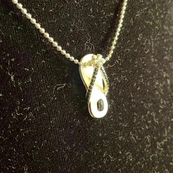 Lauren-Spencer New Flip Flop Necklace - Picture 4 of 8
